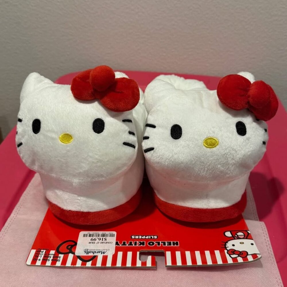 Sanrio Hello Kitty Slippers Size L-XL / Women's 9-10 NWT